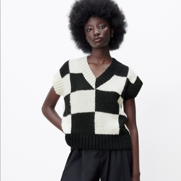 Zara Sweaters - NWT plaid knit sweater vest